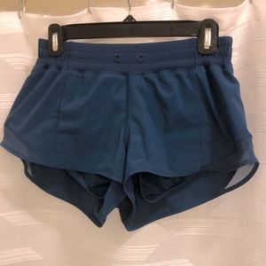 Lululemon hotty hot shorts 2.5”